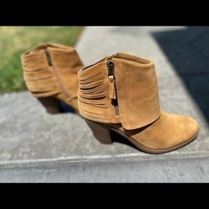 Camel colored suede boots with double zipper